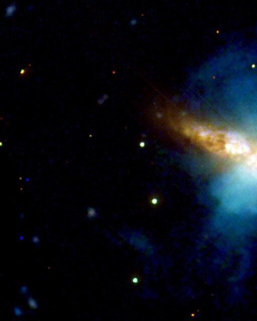 کهکشان سیگار را ببینید