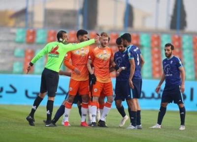 خودروسازان دوش به دوش هم در فوتبال