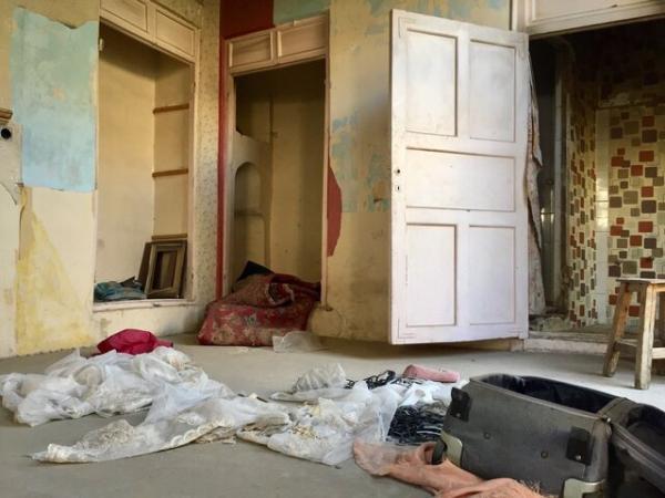 خانه پدری جلال آل احمد آینه دق شده است