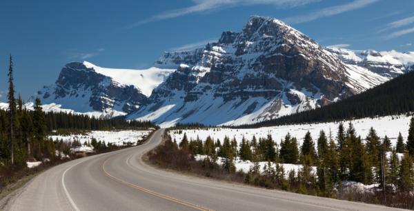 سفر جاده ای زمستانی به Icefields Parkway سفر جاده ای زمستانی به Icefields Parkway